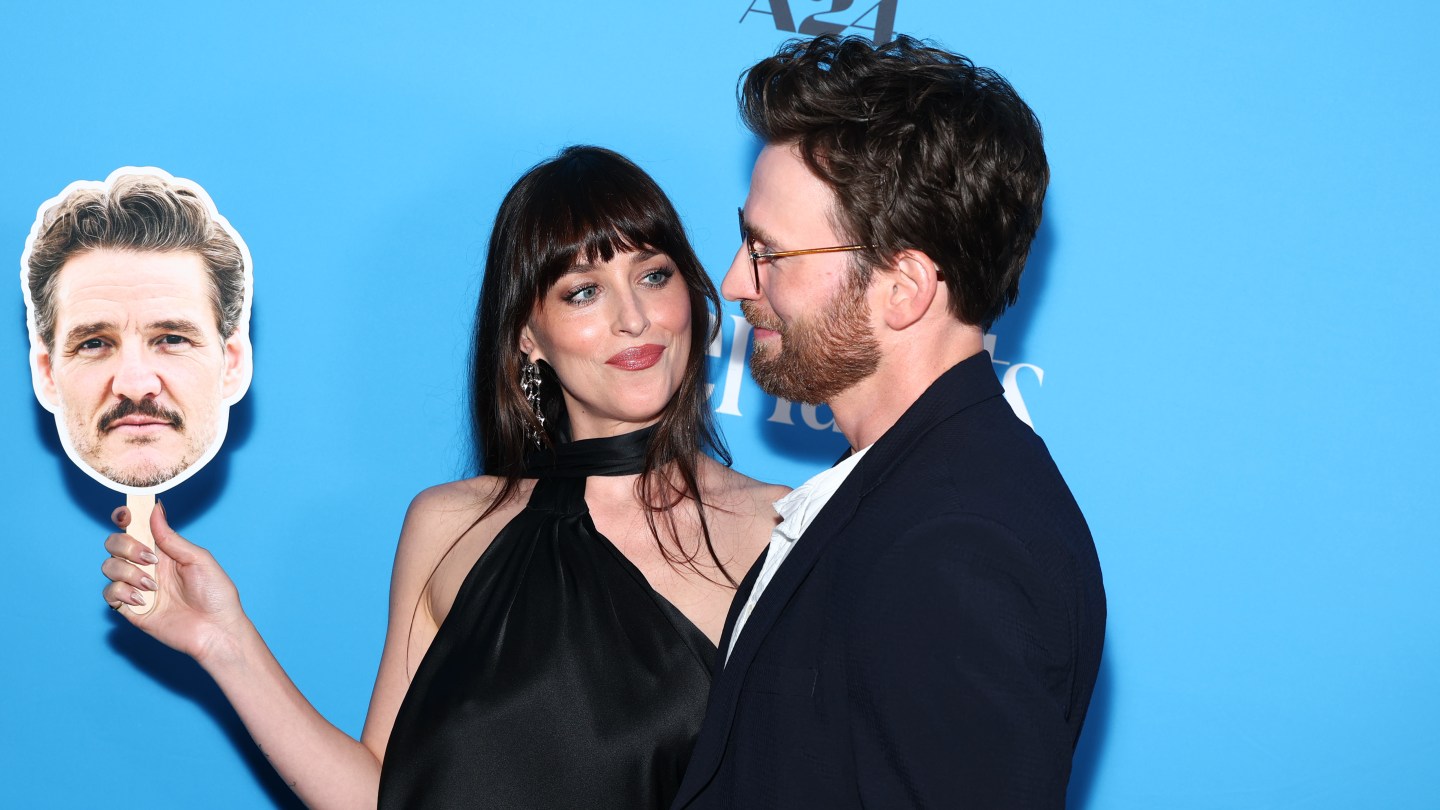 Dakota Johnson and Chris Evans Debut ‘Materialists,’ Tribeca Takes Over NYC and This Week’s Best Events Dakota Johnson and Chris Evans Debut ‘Materialists,’ Tribeca Takes Over NYC and This Week’s Best Events