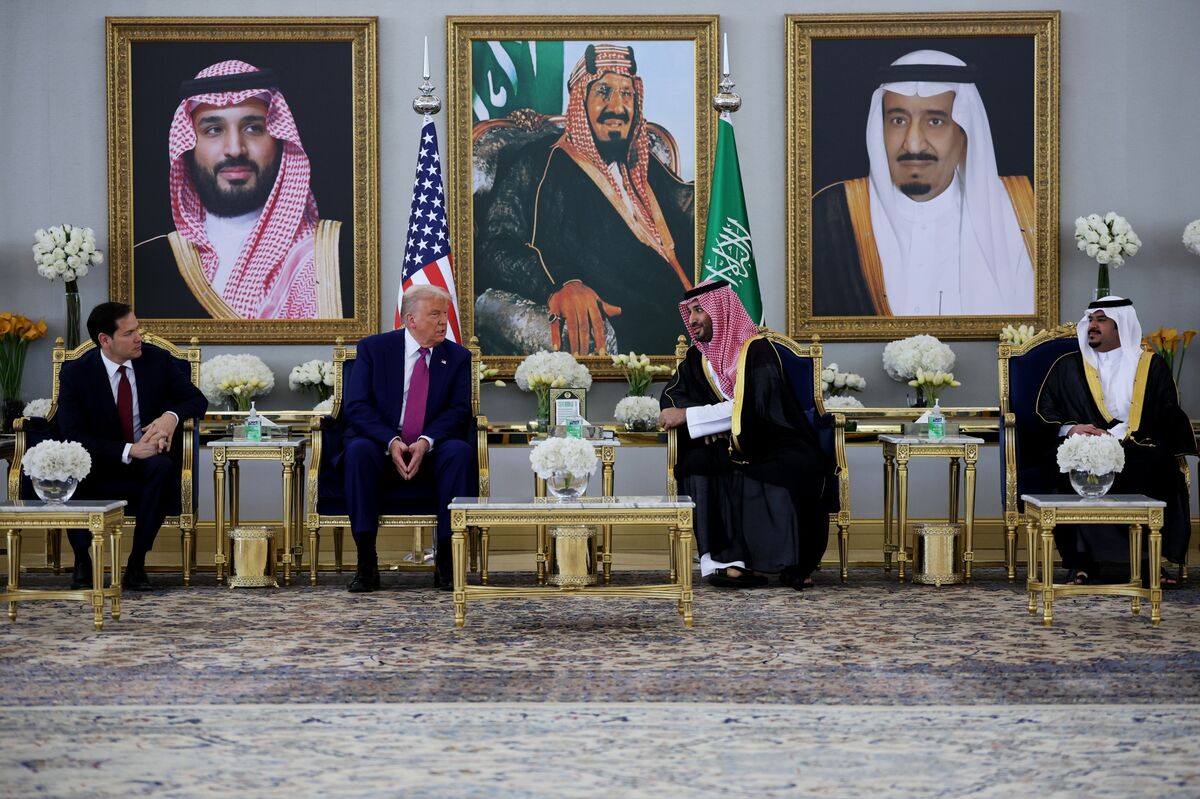 Saudi Arabia, UAE See AI Buildup as Key to Post-Oil Power Saudi Arabia, UAE See AI Buildup as Key to Post-Oil Power