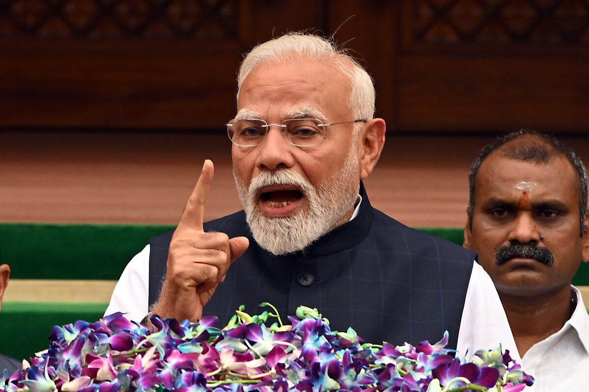Modi Renews Call for Indians to Buy Local Products Amid Tariffs Modi Renews Call for Indians to Buy Local Products Amid Tariffs