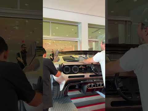 The Exterior Steering Wheel on This Gordon Murray Concept Car Is Genius The Exterior Steering Wheel on This Gordon Murray Concept Car Is Genius