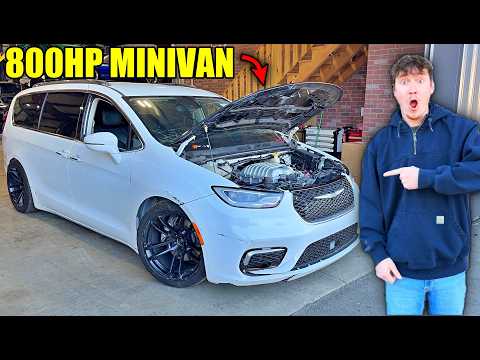 Here’s a Hellcat-Swapped Pacifica Because Chrysler Hasn’t Built One (Yet) Here’s a Hellcat-Swapped Pacifica Because Chrysler Hasn’t Built One (Yet)