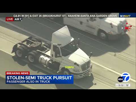 Watch a SWAT Truck Try to End a Semi Truck Police Chase by Ramming it Watch a SWAT Truck Try to End a Semi Truck Police Chase by Ramming it