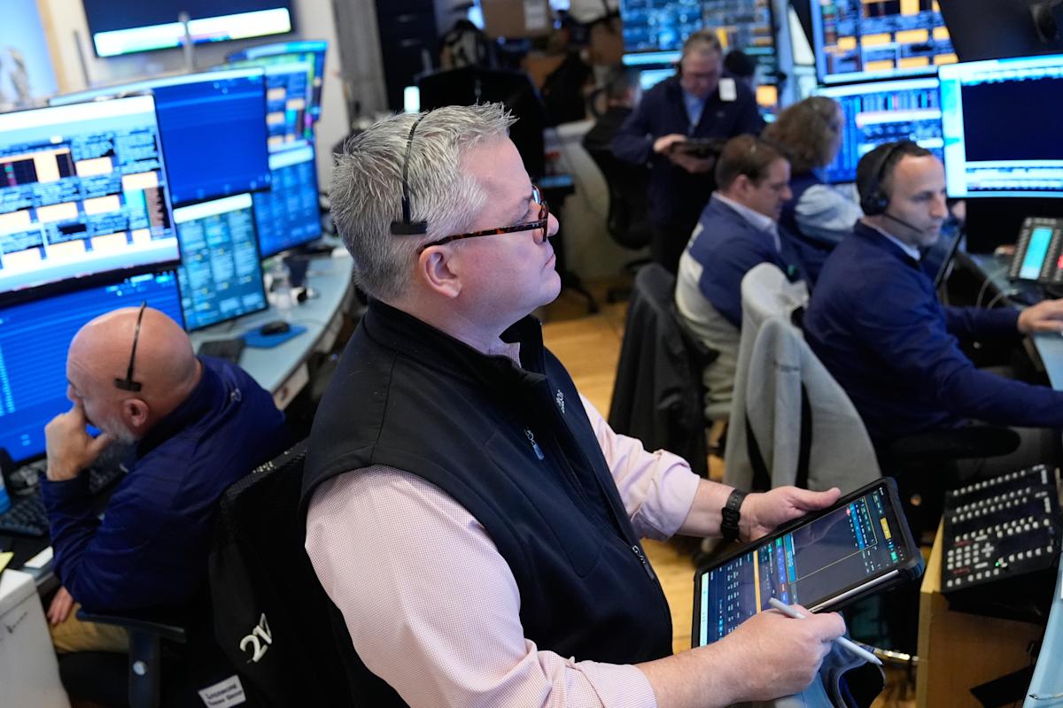 Oil prices drop 9% and Wall Street rallies to a record after Iran reopens the Strait of Hormuz Oil prices drop 9% and Wall Street rallies to a record after Iran reopens the Strait of Hormuz