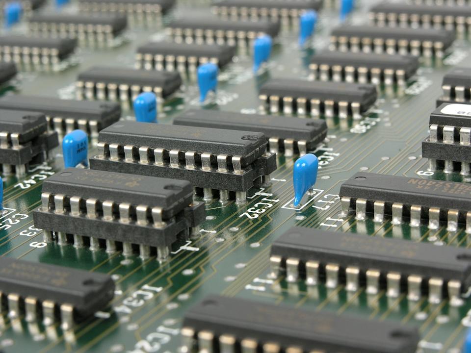 Mizuho Raises its Price Target on Micron (MU) to 0 Mizuho Raises its Price Target on Micron (MU) to 0