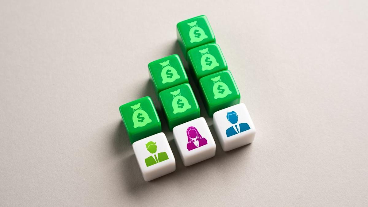 HSBC Swiss private bank increases staff pay amid executive exits-report HSBC Swiss private bank increases staff pay amid executive exits-report