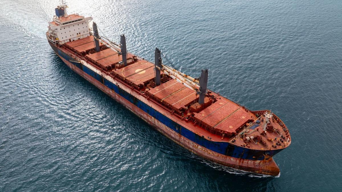 Oil prices surge as Houthi attacks escalate Middle East conflict Oil prices surge as Houthi attacks escalate Middle East conflict