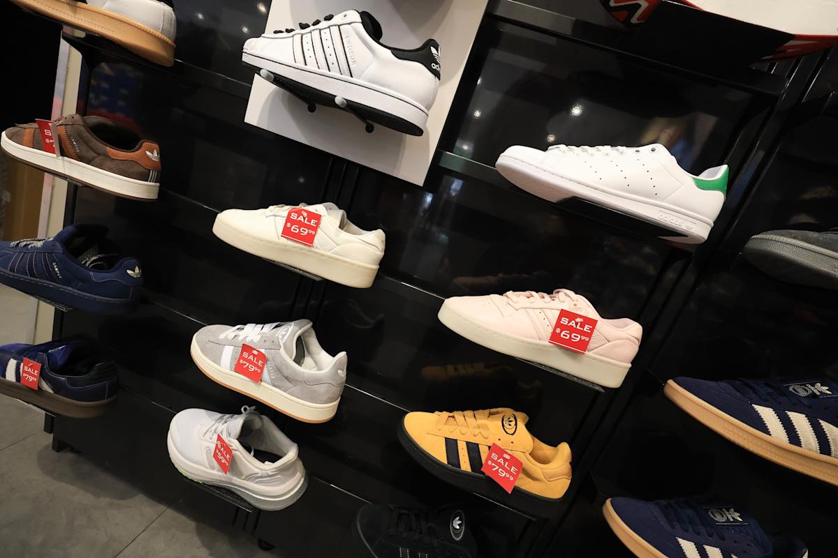 Dick Exec Heads Foot Locker, Depop Exec Returns to Etsy Dick Exec Heads Foot Locker, Depop Exec Returns to Etsy