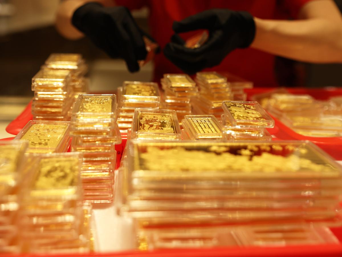 With gold at records, here’s how much finance pros say you should have in your portfolio With gold at records, here’s how much finance pros say you should have in your portfolio