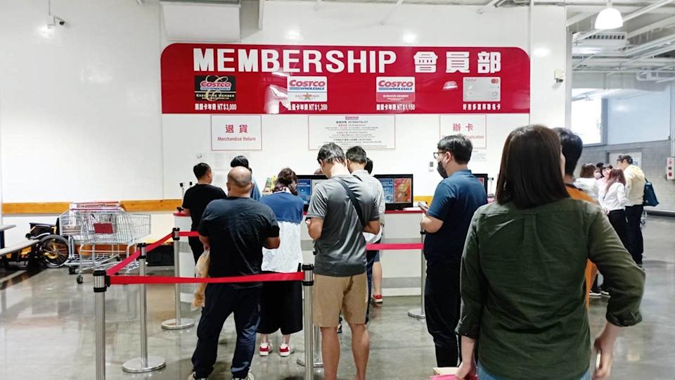 Costco reveals shift in shopper spending behavior Costco reveals shift in shopper spending behavior