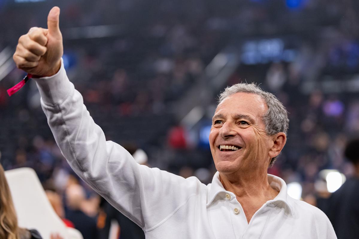 Disney stock plunges as Q4 revenue misses estimates amid linear TV pressures Disney stock plunges as Q4 revenue misses estimates amid linear TV pressures