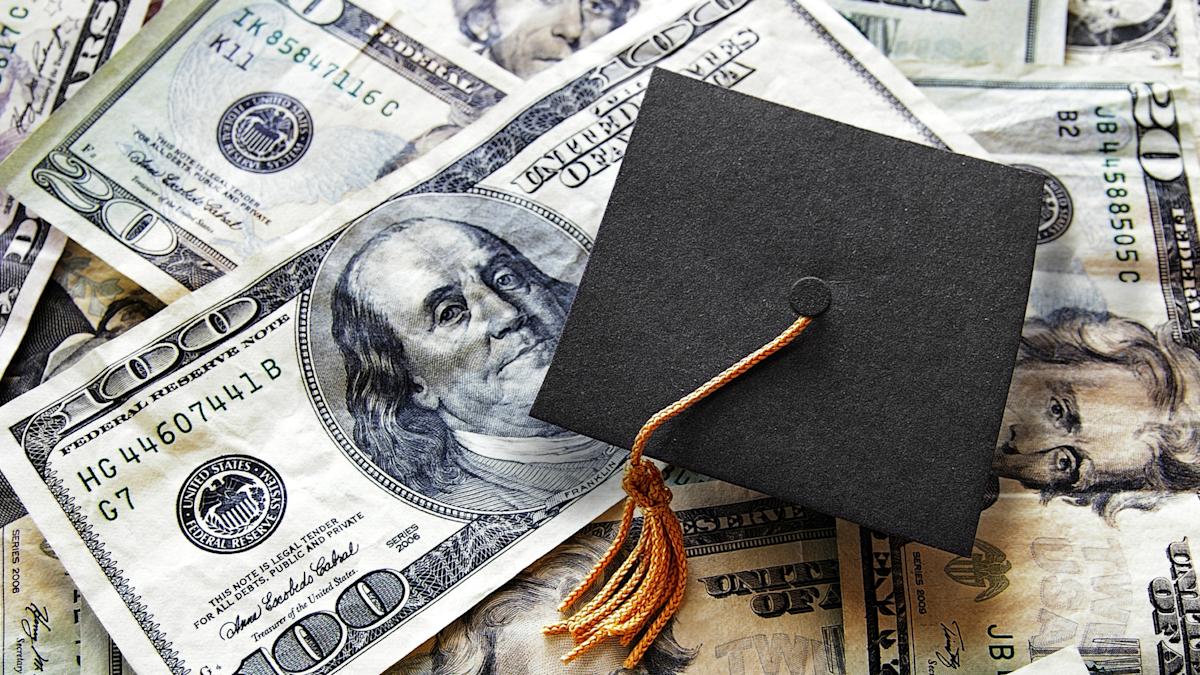 7 Dos and Don’ts for New Grads Getting Their First ‘Adult’ Paycheck 7 Dos and Don’ts for New Grads Getting Their First ‘Adult’ Paycheck