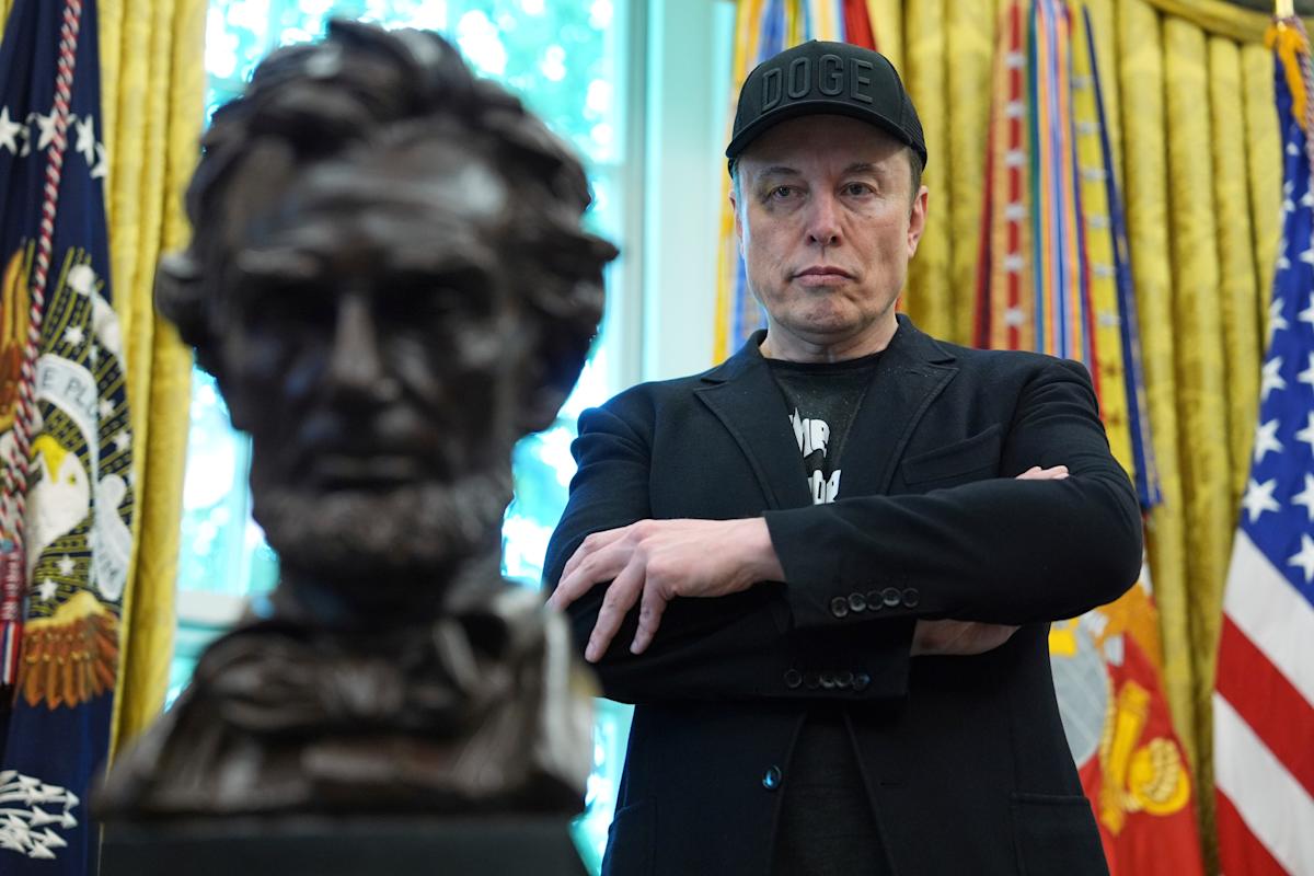 Tesla board approves near billion alternative pay deal for Musk Tesla board approves near billion alternative pay deal for Musk