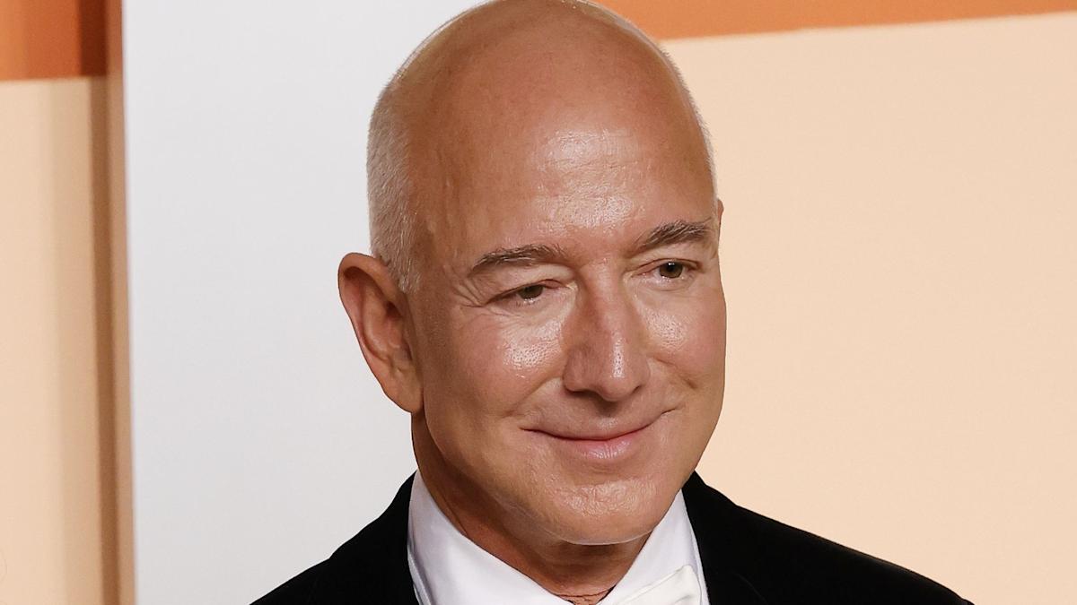 Here’s Why Jeff Bezos Only Paid Himself an ,000 Salary From Amazon Here’s Why Jeff Bezos Only Paid Himself an ,000 Salary From Amazon
