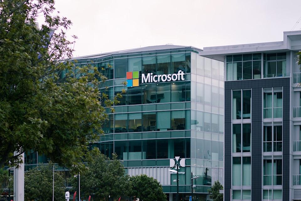 Jim Cramer Notes “Microsoft’s Doing Terribly” Jim Cramer Notes “Microsoft’s Doing Terribly”