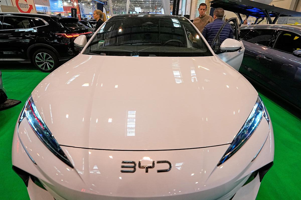 Chinese EVs are making inroads in North America. That worries industry experts Chinese EVs are making inroads in North America. That worries industry experts