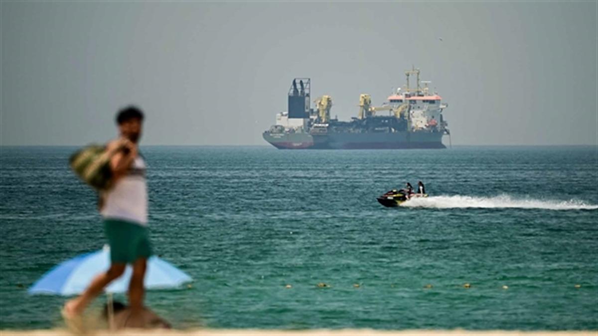 Oil Falls on Hopes for US-Iran Negotiations, Hormuz Progress Oil Falls on Hopes for US-Iran Negotiations, Hormuz Progress