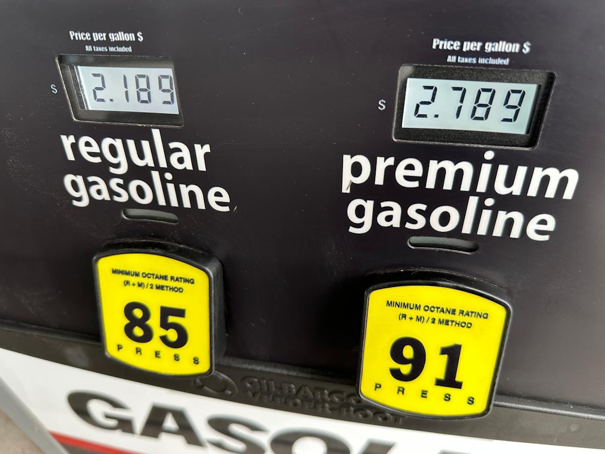 Gas prices fall below per gallon in more than half of US states to kick off Thanksgiving holiday Gas prices fall below per gallon in more than half of US states to kick off Thanksgiving holiday