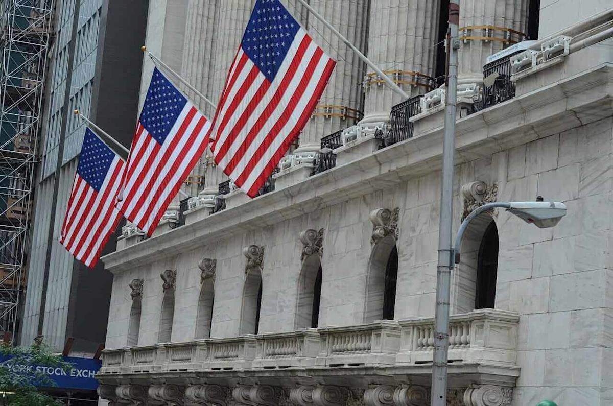 Stocks Settle Slightly Higher as Bond Yields Fall Stocks Settle Slightly Higher as Bond Yields Fall