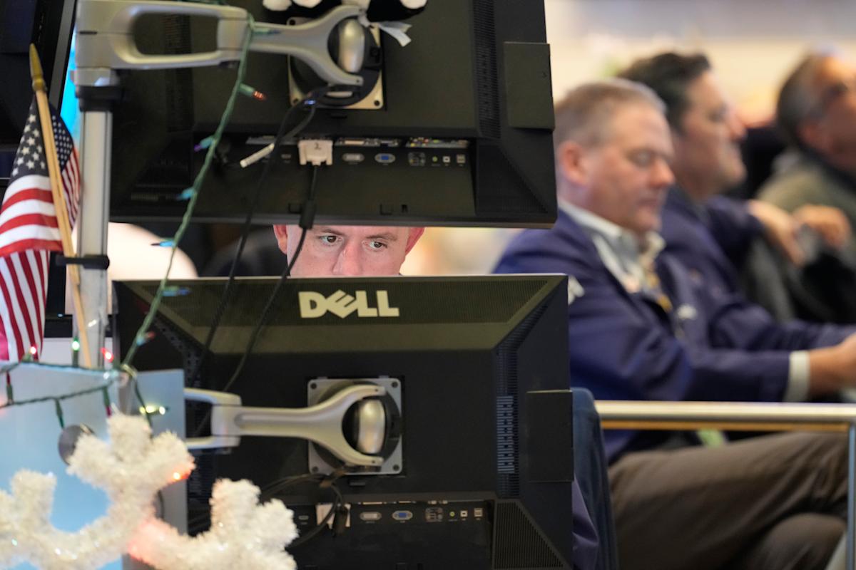 Wall Street falls in light trading on the final day of 2025, another banner year for markets Wall Street falls in light trading on the final day of 2025, another banner year for markets