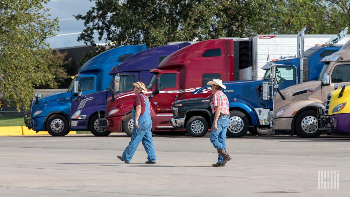 When It May Be Time to Use a Third-Party Driver Recruiting Company — And When It’s a Mistake When It May Be Time to Use a Third-Party Driver Recruiting Company — And When It’s a Mistake