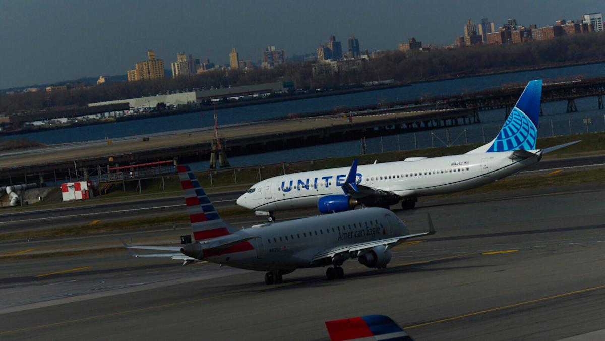 United Airlines Floats Marriage of Giants with American amid Skyrocketing Jet Fuel Costs United Airlines Floats Marriage of Giants with American amid Skyrocketing Jet Fuel Costs