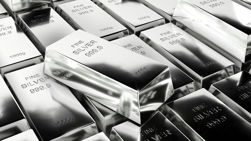 If the Stock Market Crashes This Year, Will Silver Soar? Here’s What History Says If the Stock Market Crashes This Year, Will Silver Soar? Here’s What History Says