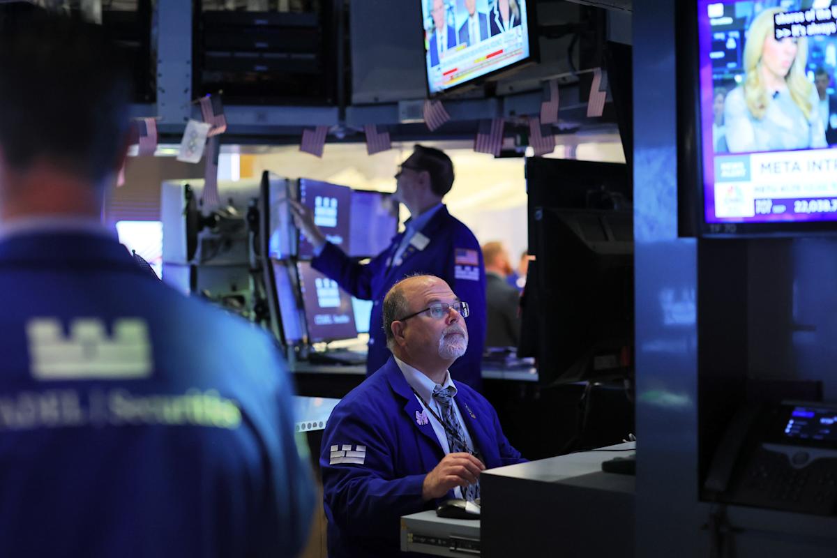 Dow, S&P 500, Nasdaq fall as Trump calls for ‘unconditional surrender’ of Iran Dow, S&P 500, Nasdaq fall as Trump calls for ‘unconditional surrender’ of Iran