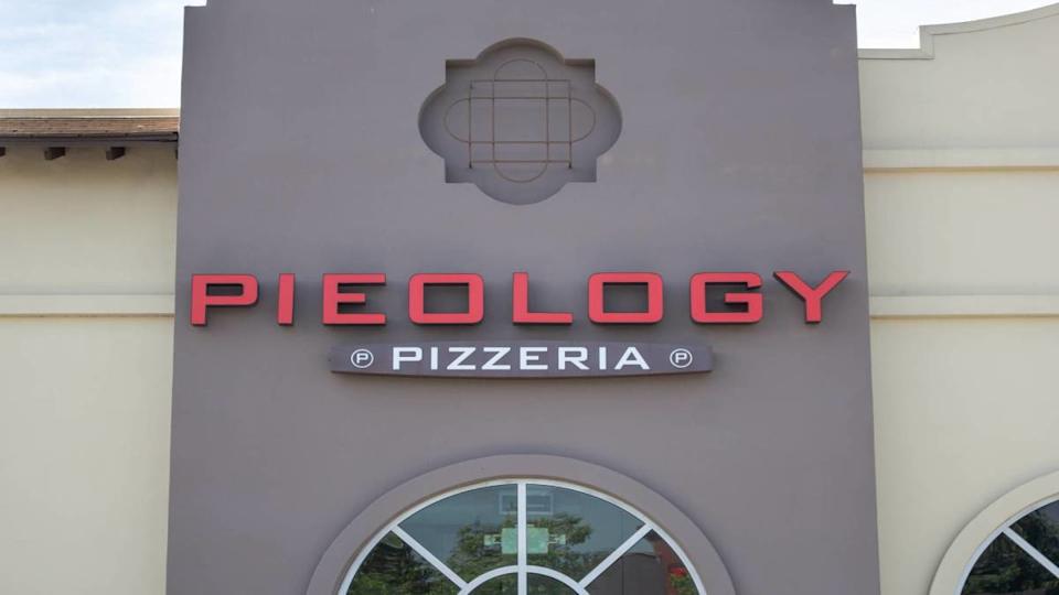 59-year-old pizza chain franchisee shuts locations, no bankruptcy 59-year-old pizza chain franchisee shuts locations, no bankruptcy