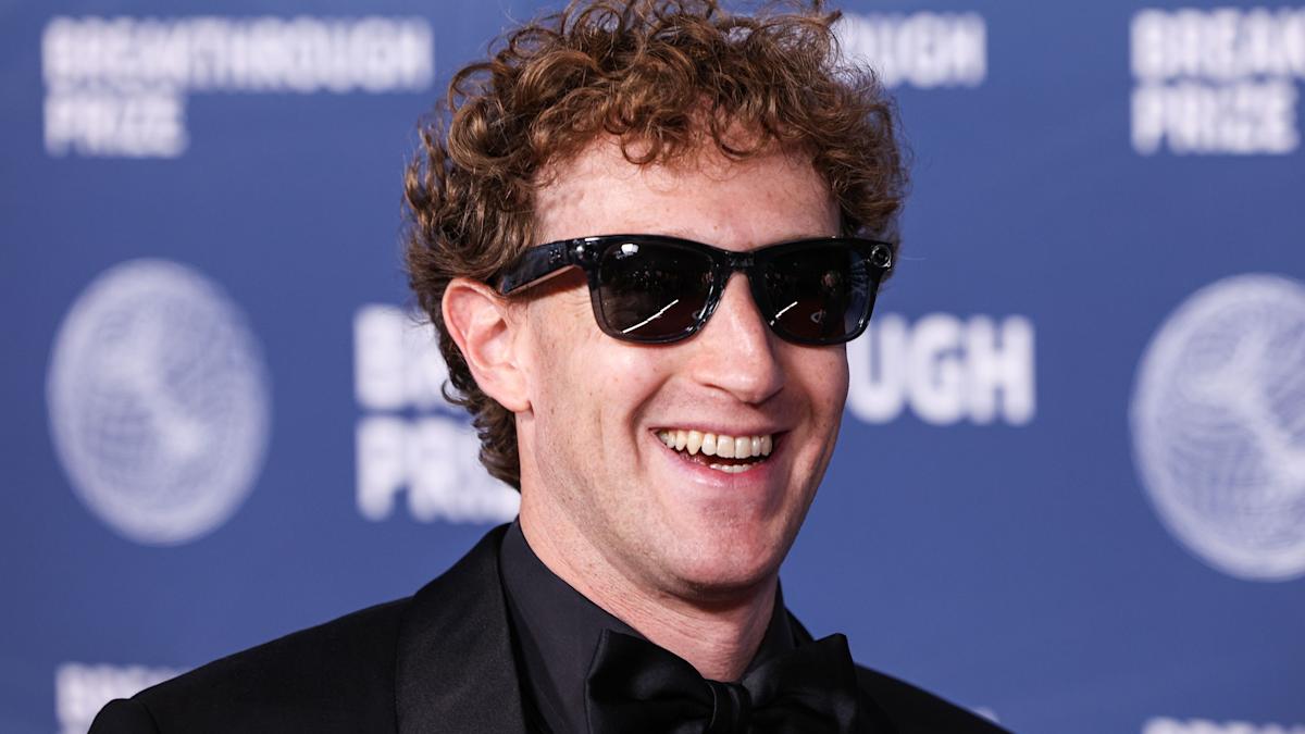 If Mark Zuckerberg’s Wealth Were Evenly Distributed Across America, How Much Money Would Every Person Get? If Mark Zuckerberg’s Wealth Were Evenly Distributed Across America, How Much Money Would Every Person Get?