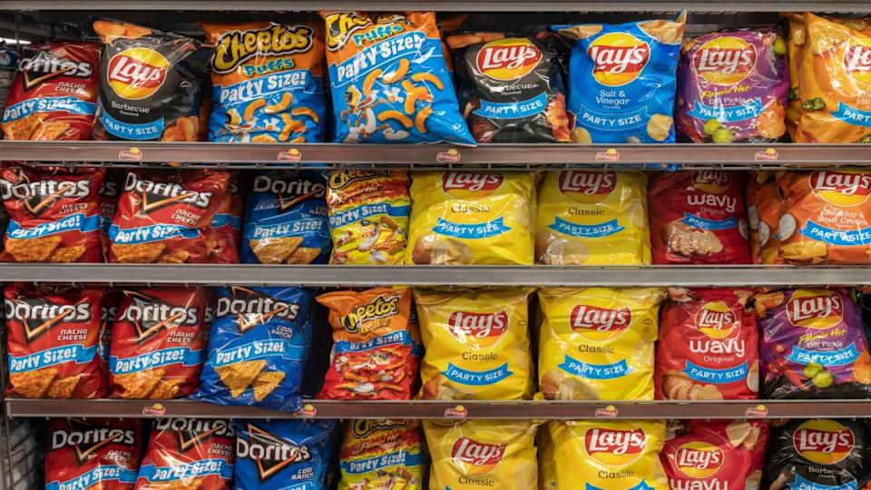 Giant snack company closes key distribution centers, lays of 100s Giant snack company closes key distribution centers, lays of 100s