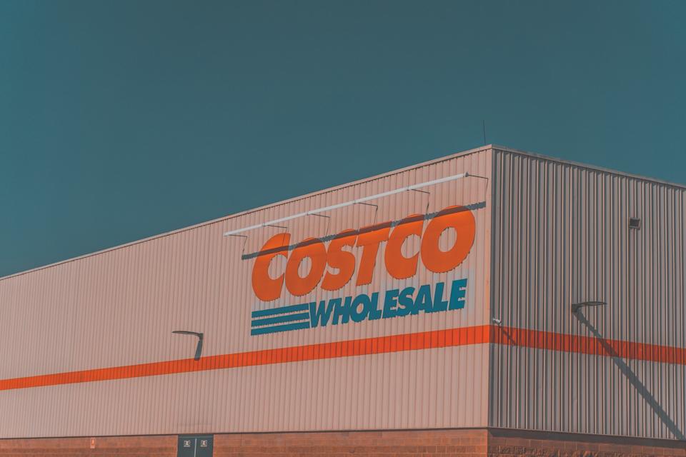 Mizuho Boosts Price Target for Costco (COST) Amid Strong Sales Momentum Mizuho Boosts Price Target for Costco (COST) Amid Strong Sales Momentum