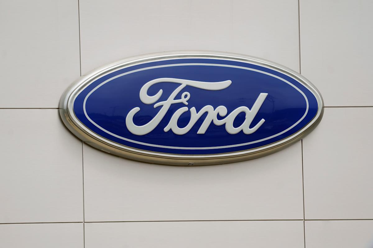 Ford to drop up to 1,000 jobs at German plant as demand for electric cars in Europe lags forecasts Ford to drop up to 1,000 jobs at German plant as demand for electric cars in Europe lags forecasts