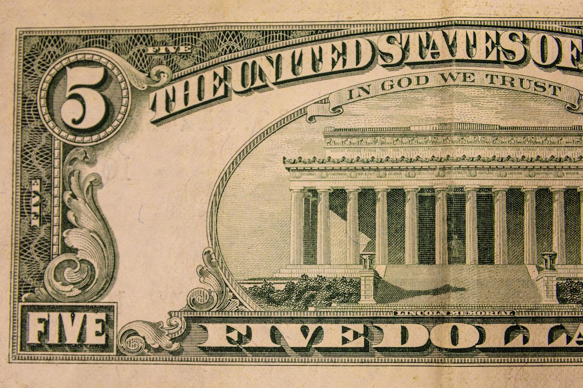 A low-effort way to grow your savings A low-effort way to grow your savings