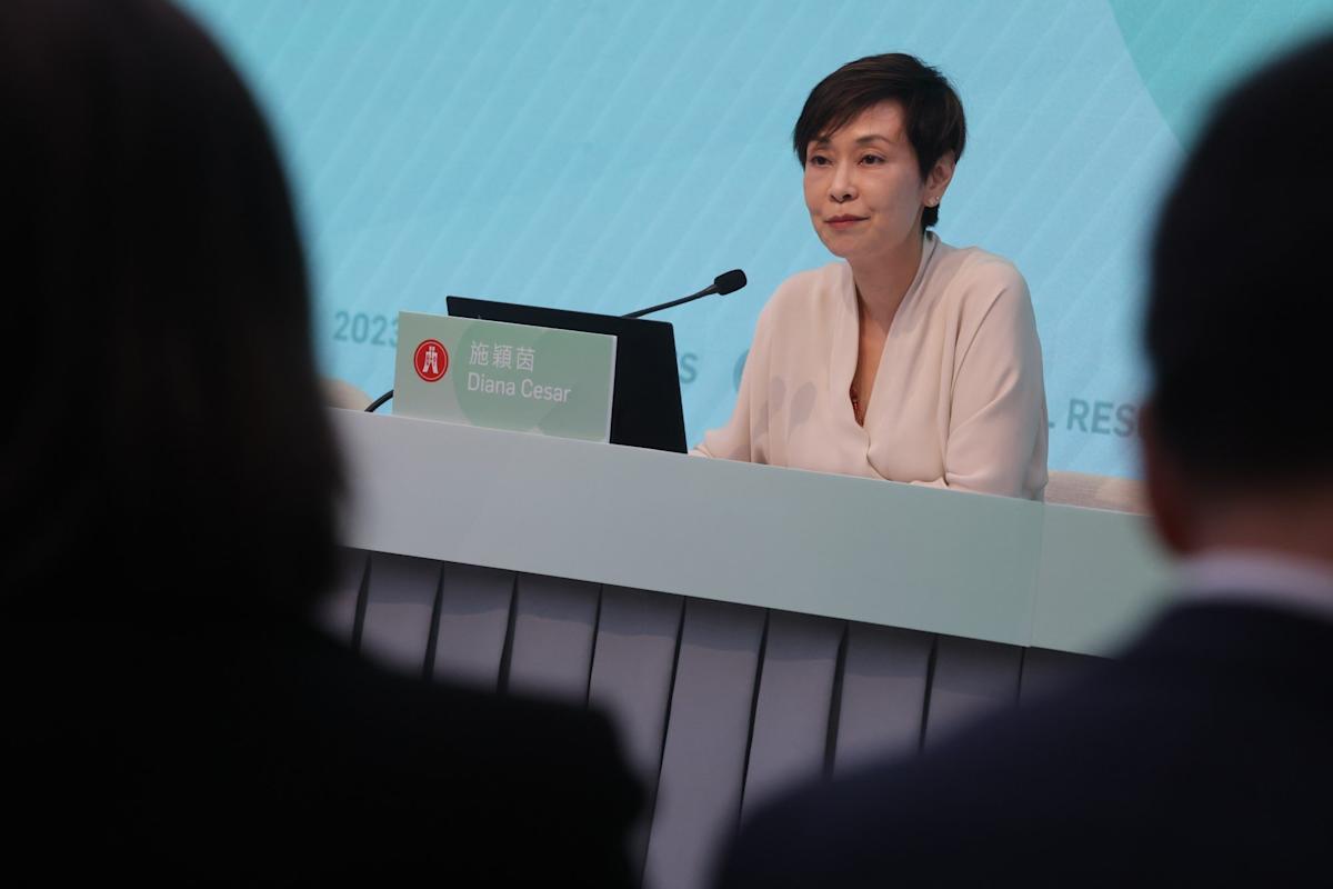 Hang Seng Bank CEO buys HK.6 million flat as Hong Kong home prices edge higher Hang Seng Bank CEO buys HK.6 million flat as Hong Kong home prices edge higher