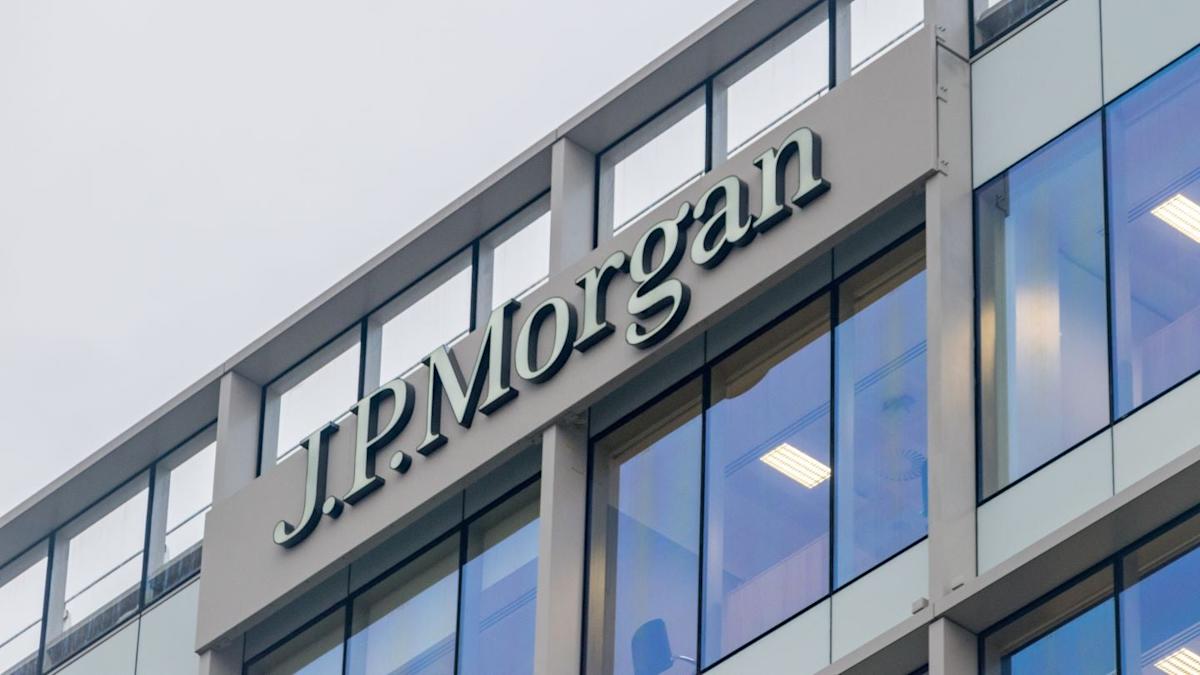 JPMorgan admits closing accounts linked to Donald Trump JPMorgan admits closing accounts linked to Donald Trump