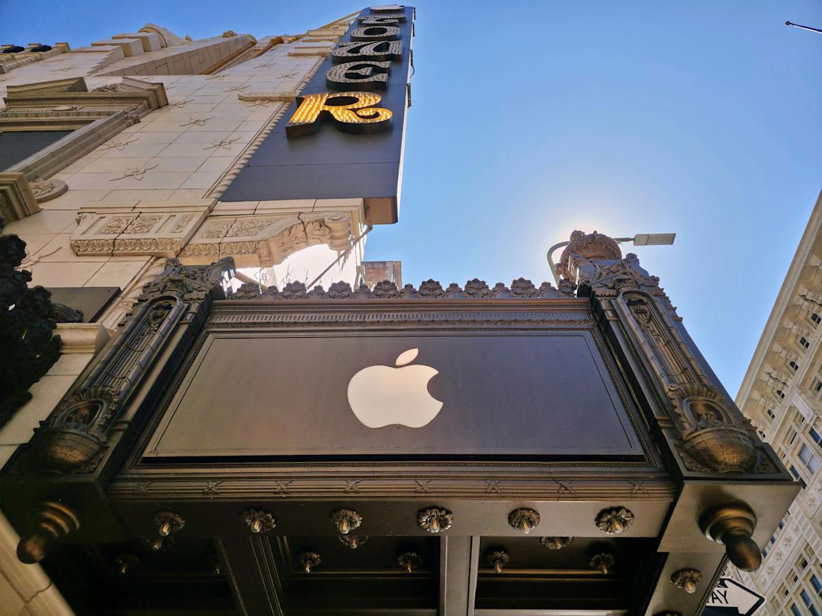 Microsoft, Meta stocks surge with more tech earnings from Apple and Reddit on deck Microsoft, Meta stocks surge with more tech earnings from Apple and Reddit on deck