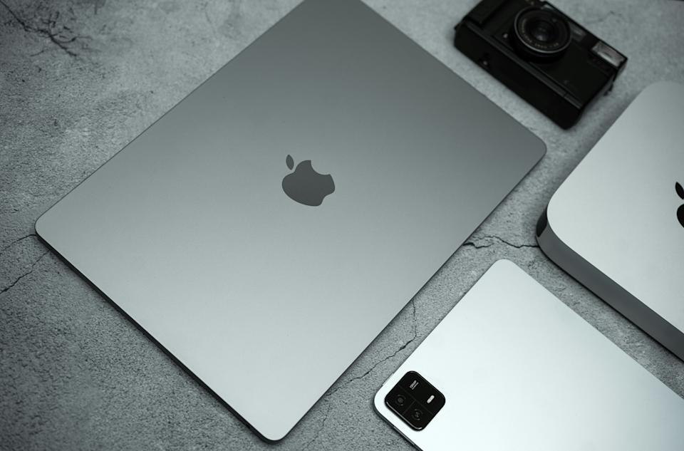 Morgan Stanley Raises Apple (AAPL) Price Target, Keeps Overweight Rating Morgan Stanley Raises Apple (AAPL) Price Target, Keeps Overweight Rating