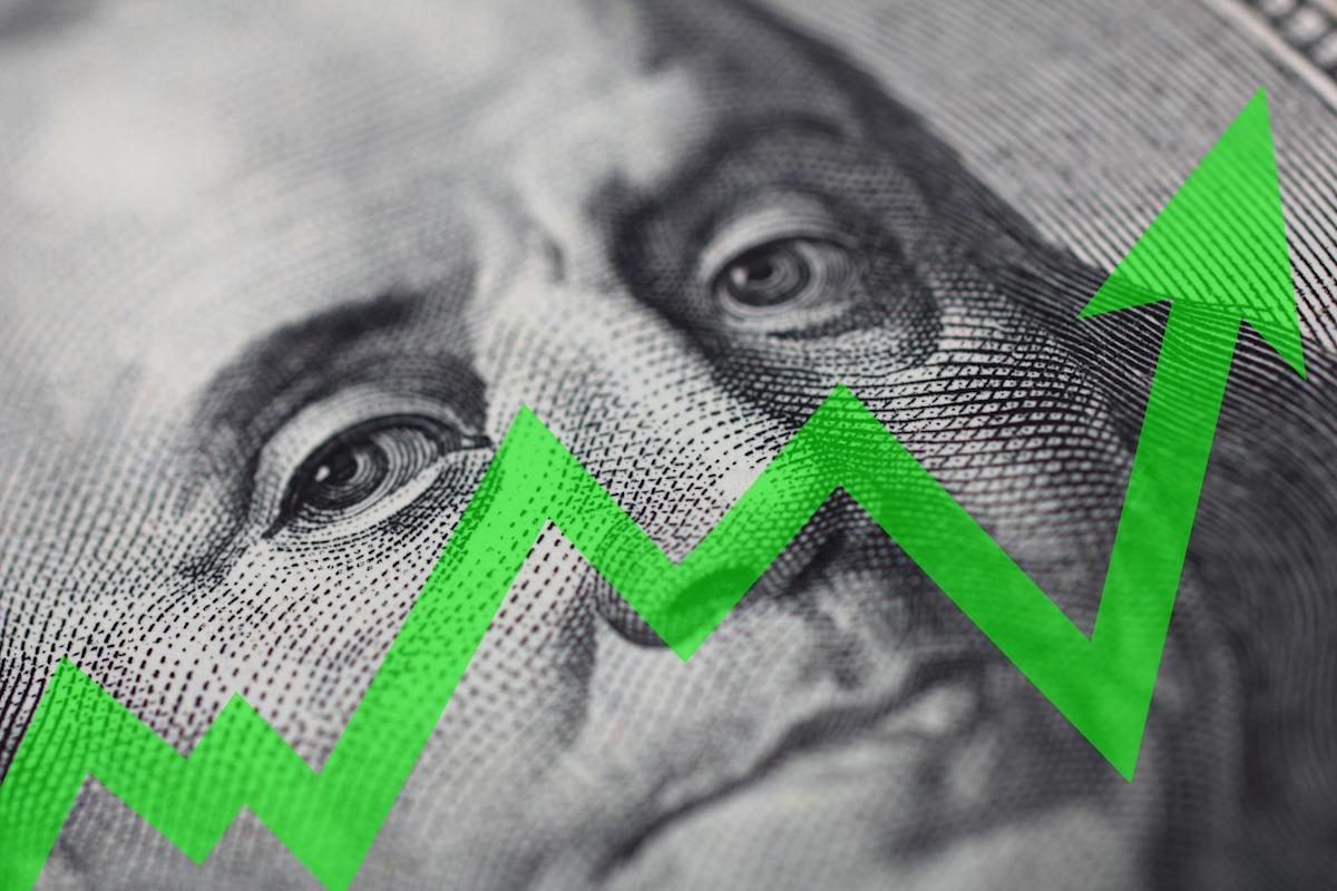 2 Dominant Tech Stocks to Buy in January and Hold for 5 Years 2 Dominant Tech Stocks to Buy in January and Hold for 5 Years