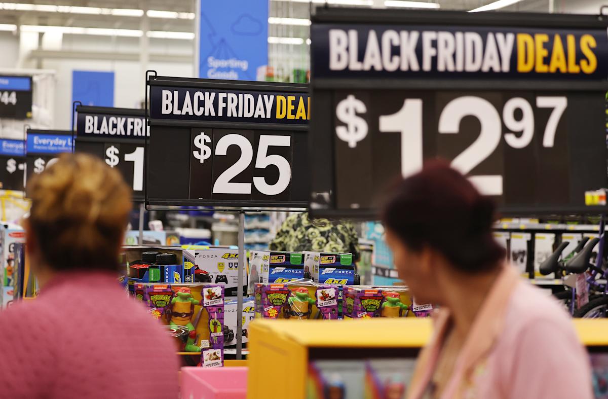 Earn more cash back at Walmart this Black Friday with these credit cards Earn more cash back at Walmart this Black Friday with these credit cards
