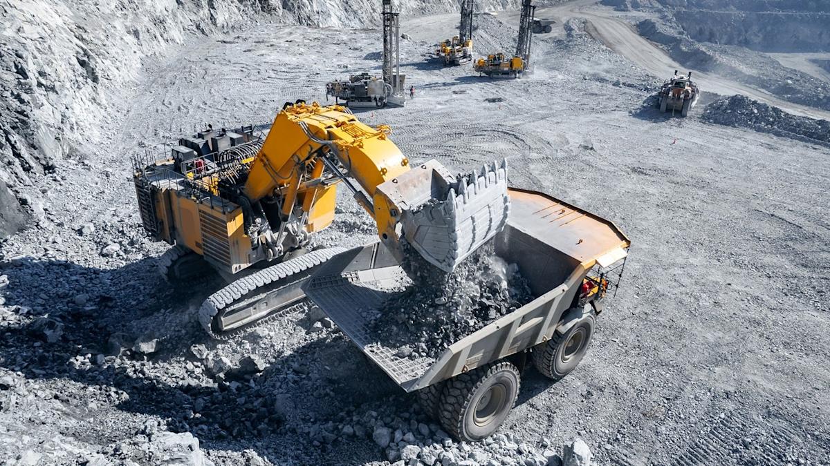 BUMA secures contract with Adaro at South Tutupan mine in Indonesia BUMA secures contract with Adaro at South Tutupan mine in Indonesia