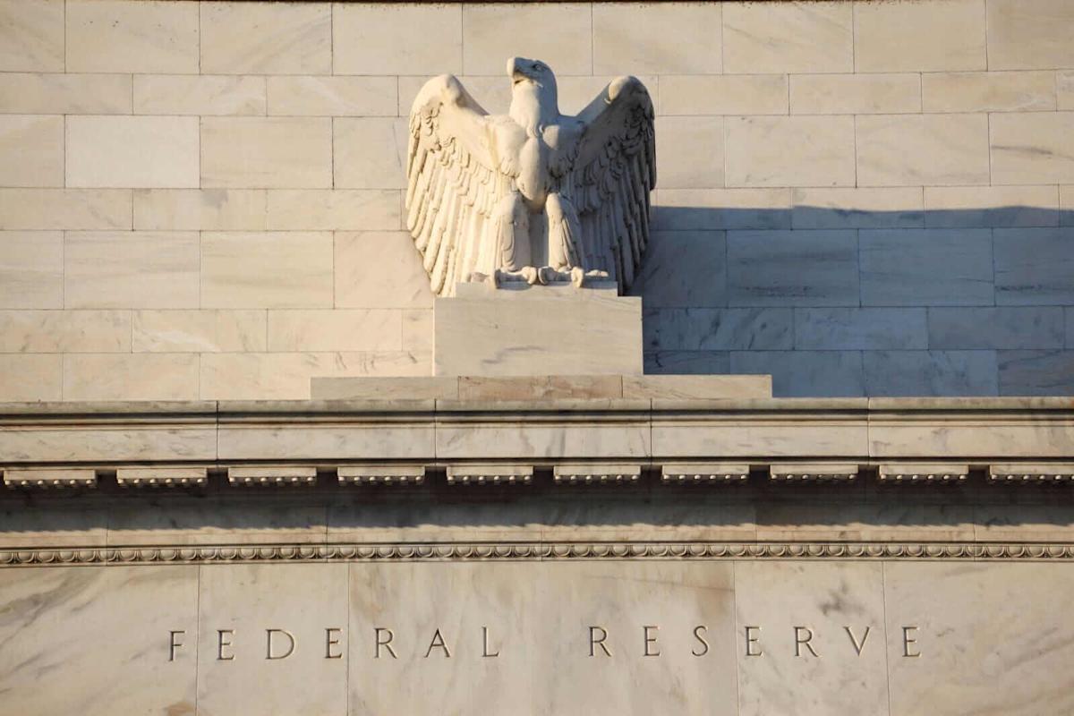 Dollar Slips Ahead of FOMC Meeting Results Dollar Slips Ahead of FOMC Meeting Results