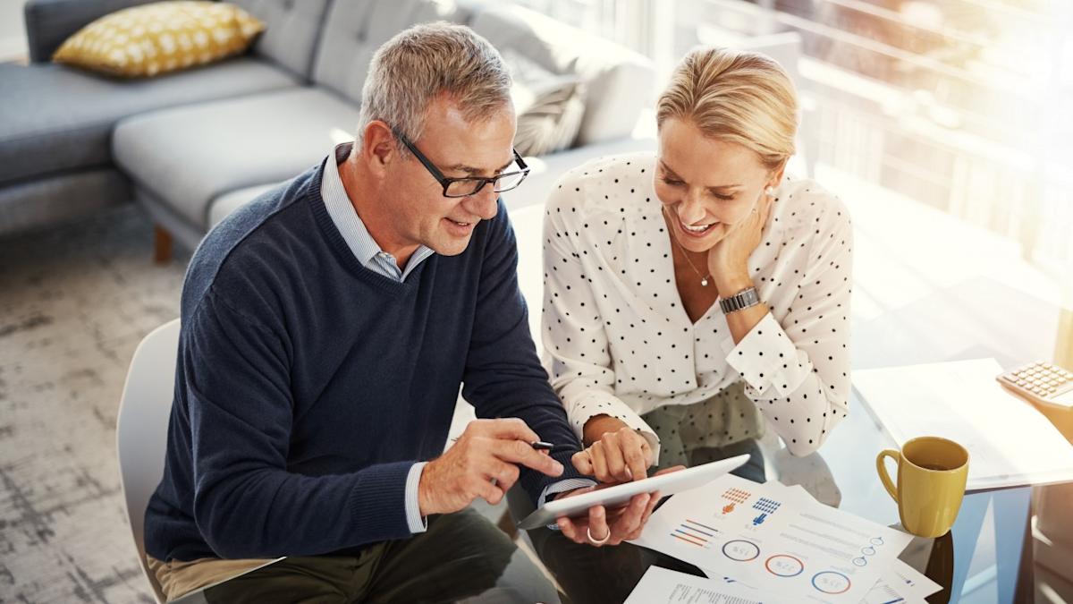 The 4 Top ETFs For Retirees To Buy And Hold The 4 Top ETFs For Retirees To Buy And Hold