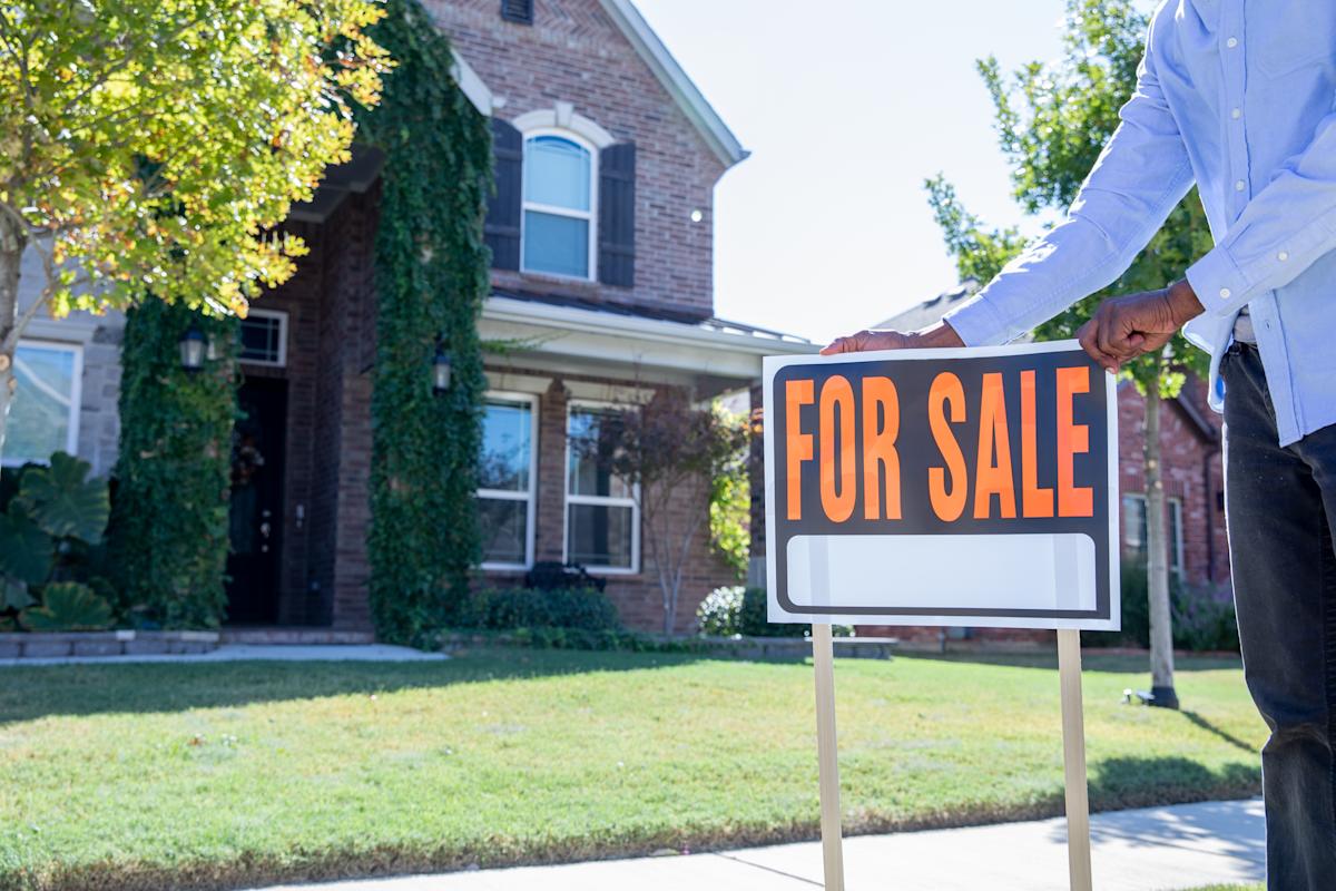 What income is needed to afford a .5 million house? What income is needed to afford a .5 million house?