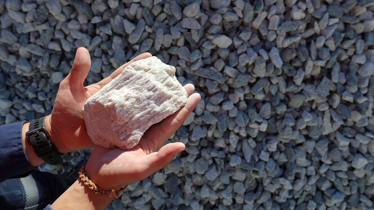 Elevra, Mangrove sign MoU for spodumene supply Elevra, Mangrove sign MoU for spodumene supply