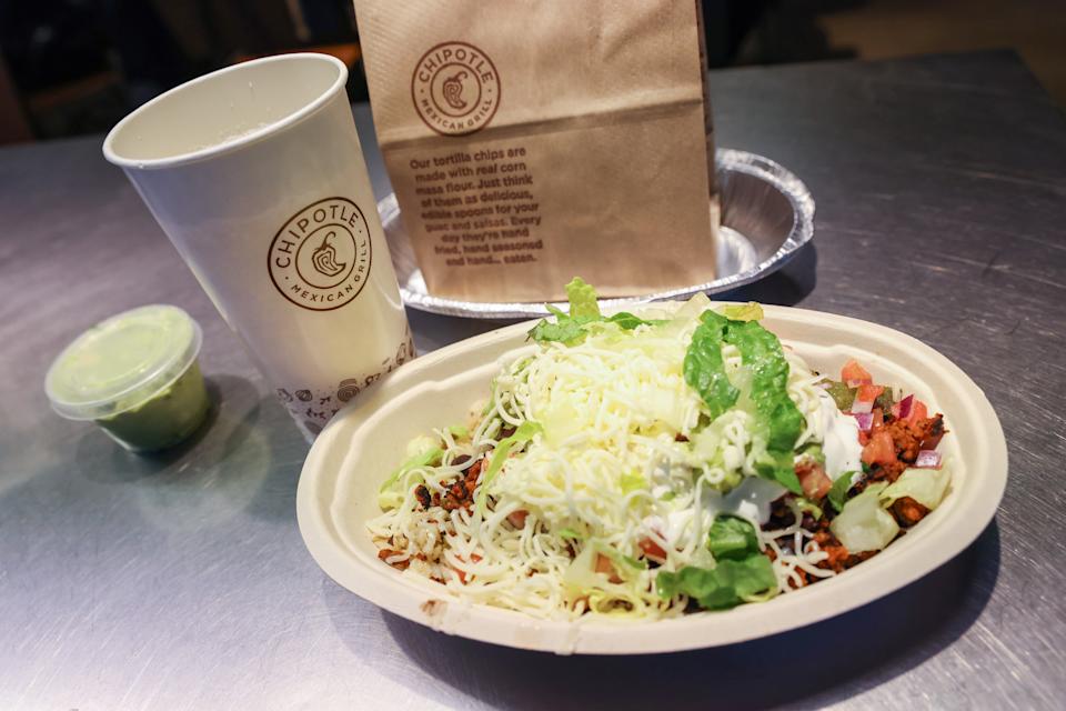 Chipotle CEO fights back after online uproar over its wealthy customers Chipotle CEO fights back after online uproar over its wealthy customers