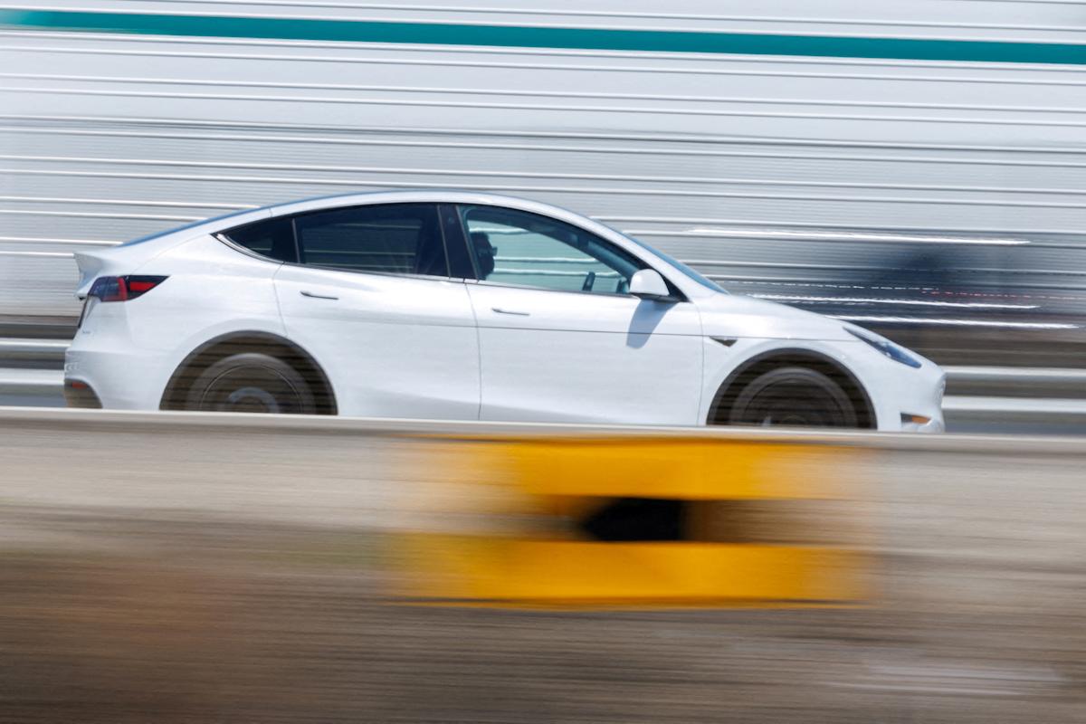 Tesla to reveal cheaper Model Y in response to loss of tax credit Tesla to reveal cheaper Model Y in response to loss of tax credit