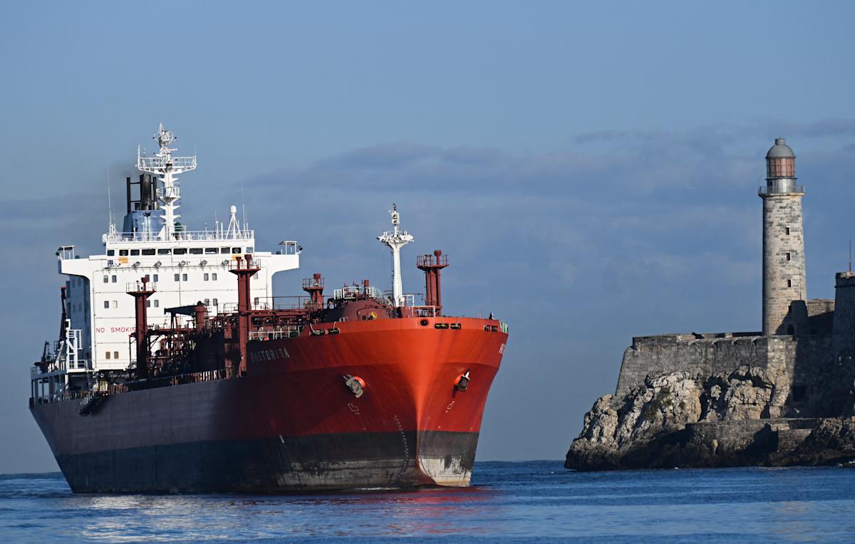 Oil analysts say there is a supply glut — why that hasn’t translated to lower prices this year Oil analysts say there is a supply glut — why that hasn’t translated to lower prices this year