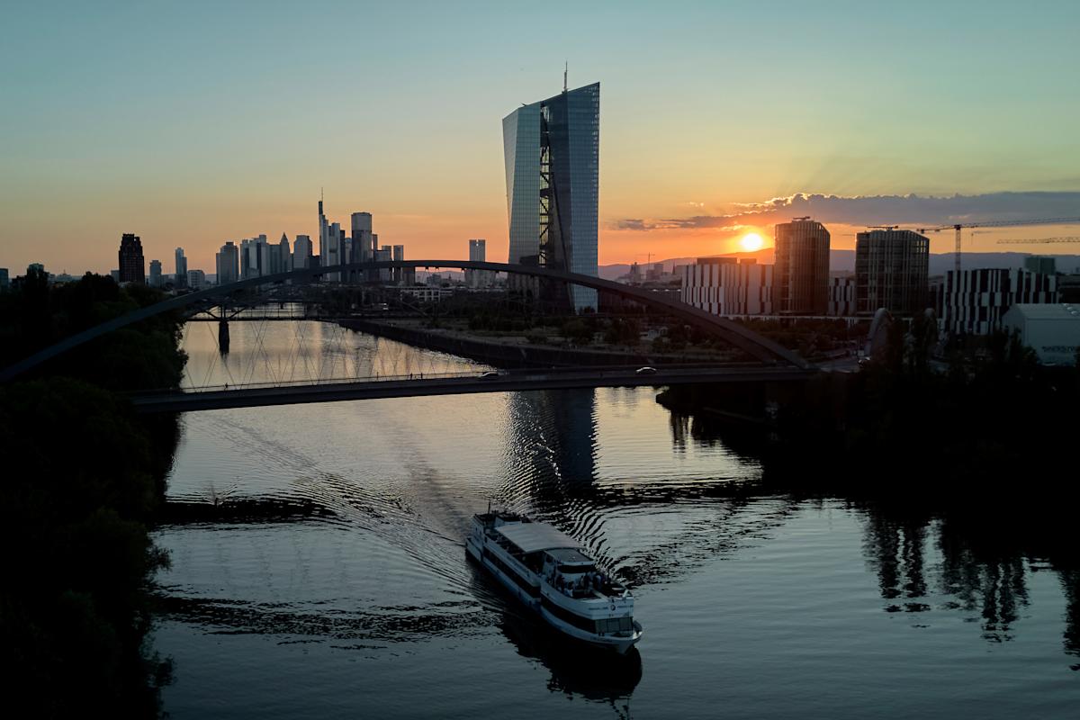 Like the Fed, European Central Bank holds off on rate cuts amid tariff upheaval Like the Fed, European Central Bank holds off on rate cuts amid tariff upheaval