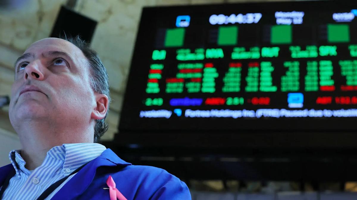 Crypto Sees Sharp Reversal as .73B Leaves Funds Despite Recent Inflows Crypto Sees Sharp Reversal as .73B Leaves Funds Despite Recent Inflows