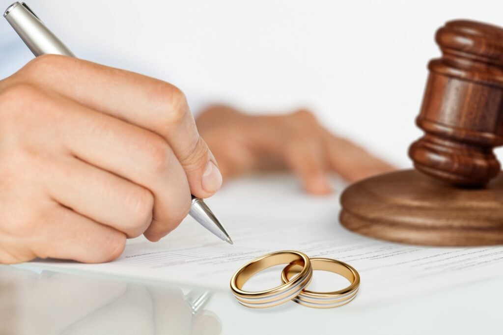 ‘That’s Whacked’ – Dad Considers Divorcing Wife to Exploit Tuition Loophole And Save 0K on Teen’s Out-of-State College – Dave Ramsey Says ‘You’re Weird’ ‘That’s Whacked’ – Dad Considers Divorcing Wife to Exploit Tuition Loophole And Save 0K on Teen’s Out-of-State College – Dave Ramsey Says ‘You’re Weird’